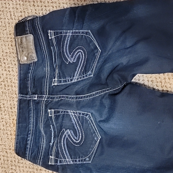 Silver Jeans * Like New* - Picture 9 of 11